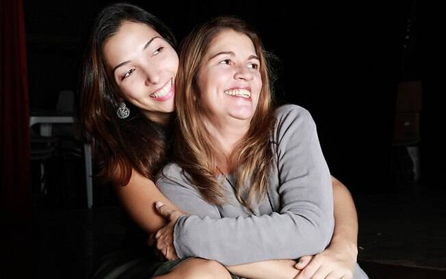 Tássia Camargo e Priscilla Squeff são as protagonistas de “Se você me der a mão”