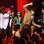 Ana Bernardino, do Bonde do Rolê, invadiu o palco quando o NX Zero estava recebendo o prêmio de Artista do Ano. Foto: Divulgação