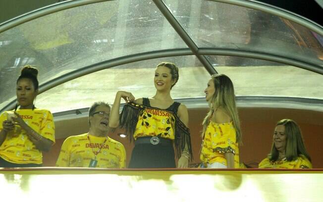 Juliana Paiva no camarote da Devassa