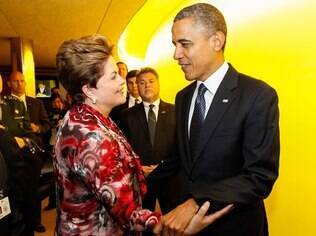 A presidenta Dilma Rousseff recebe cumprimentos do líder dos Estado Unidos, Barack Obama, após discurso na abertura da 67ª Assembleia-Geral das Nações Unidas (25/09)