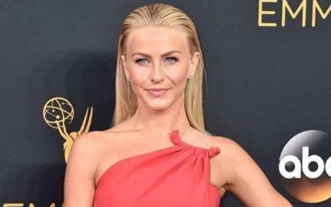 Beleza Emmy 2016: Julianne Hough