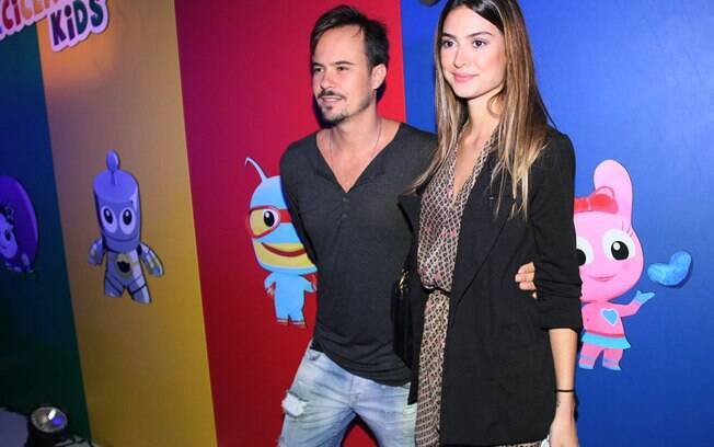 Paulo Vilhena e Thaila Ayala sempre moraram em casas separadas