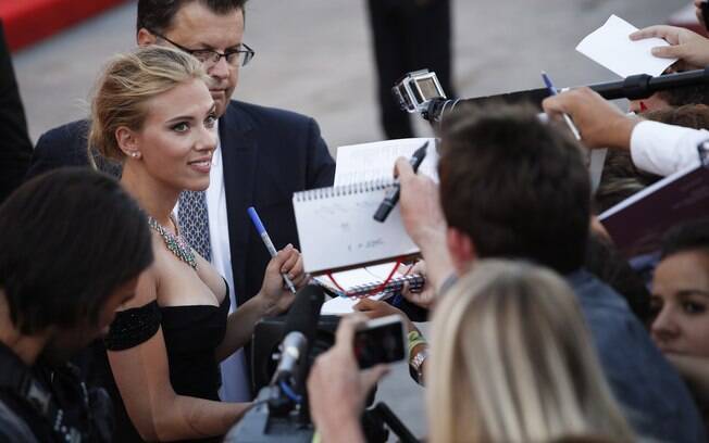 Scarlett Johansson apresenta 'Under the Skin' em Veneza