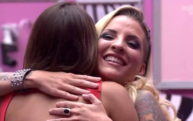 Clara vence preconceito e leva o terceiro lugar no BBB14