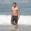 O ator foi à praia sem a companhia da família. Foto: AgNews