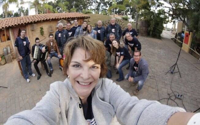Leonor Corrêa com toda a equipe do 'Rota 35'