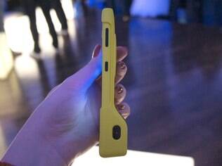 Lumia 1020 tem ondulação na parte traseira para acomodar câmera