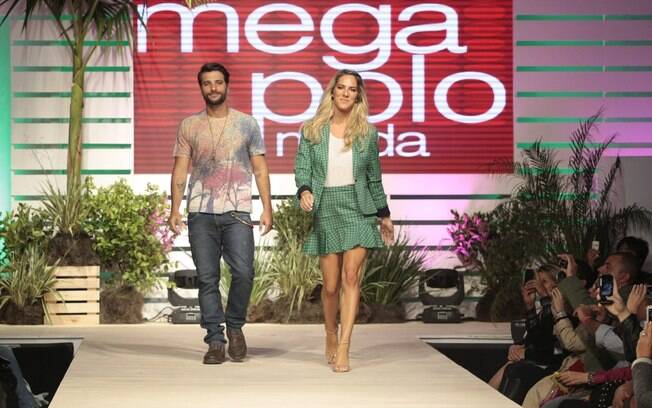 Bruno Gagliasso e Giovanna Ewbank desfilam no Mega polo Moda