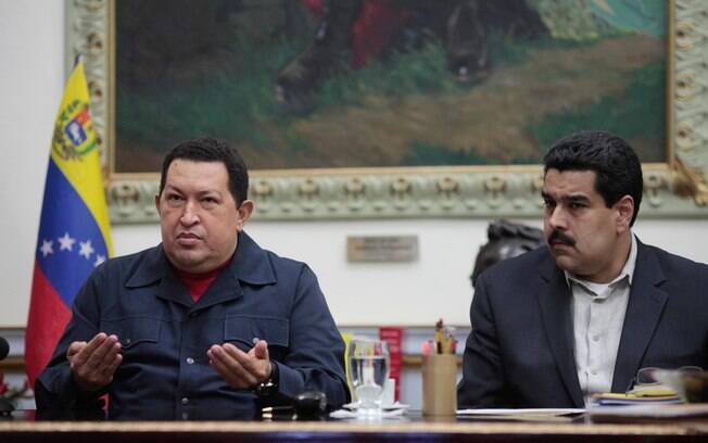 Chávez anuncia nova cirurgia contra câncer e indica Nicolás Maduro como seu sucessor em dezembro de 2012