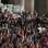 Assange discursa aos manifestantes de Londres. Foto: Getty Images