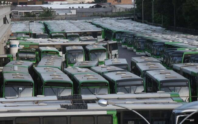 Protesto de motoristas e cobradores da Viação Santa Brígida, em São Paulo, nesta quinta-feira (22)