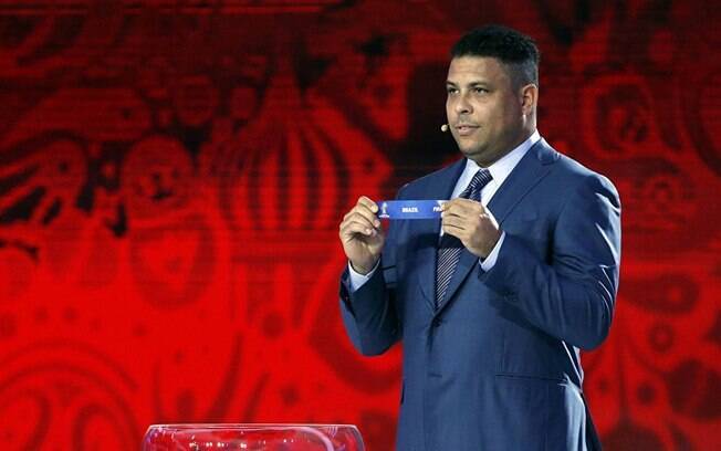 Ronaldo participou do sorteio da Copa de 2014 Ronaldo participou do sorteio da Copa de 2014