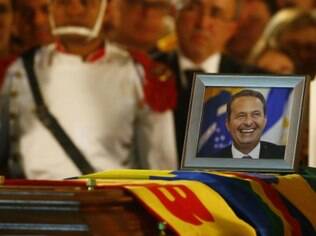 Selfies' tiradas durante o funeral de Eduardo Campos geraram debate sobre regras de comportamento