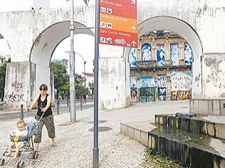 Ação contra lixo na rua foca na Lapa