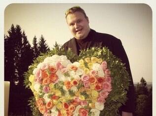 DotCom homenageia seguidores do Twitter