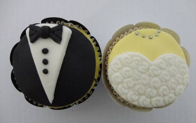 Cupcake 'vestido' de noivo e de noiva, uma criação da Doce Supreme