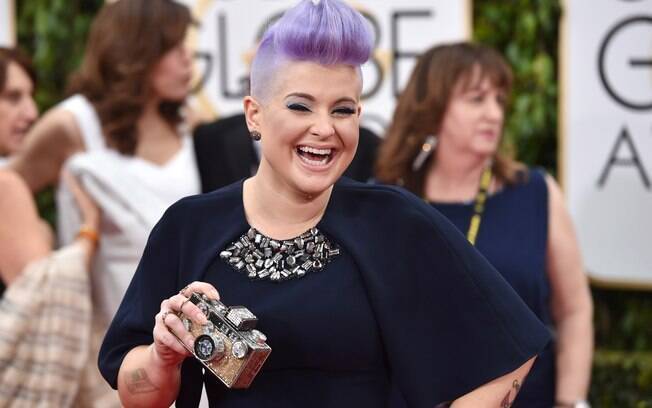 Kelly Osbourne no tapete vermelho do Globo de Ouro. Foto: AP