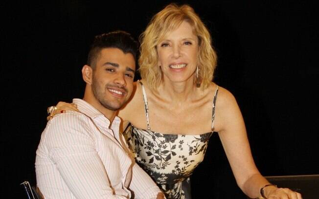 Gusttavo Lima participa do programa de Marilia Gabriela no SBT