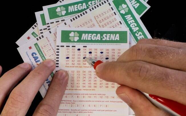 A aposta simples do concurso da Mega-Sena custa R$ 3,50 e pode ser feita em qualquer uma das 13 mil lotérica do País 