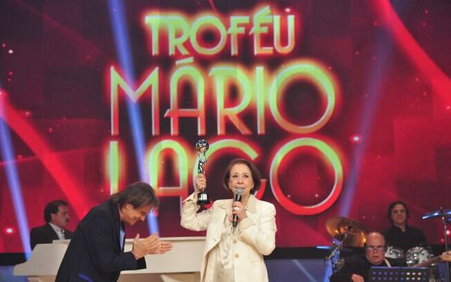 Na tarde de sábado (14), Fernanda Montenegro ganhou o Troféu Mario Lago do 'Domingão do Faustão'