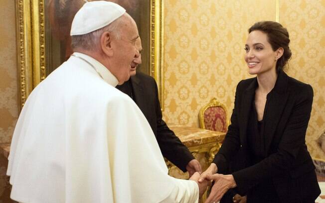 Jolie encontra Papa Francisco