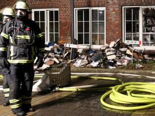 Jornal de Hamburgo que publicou charge é incendiado
