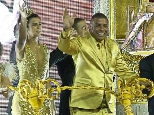 Ronaldo e a emoção em família no sambódromo do Anhembi