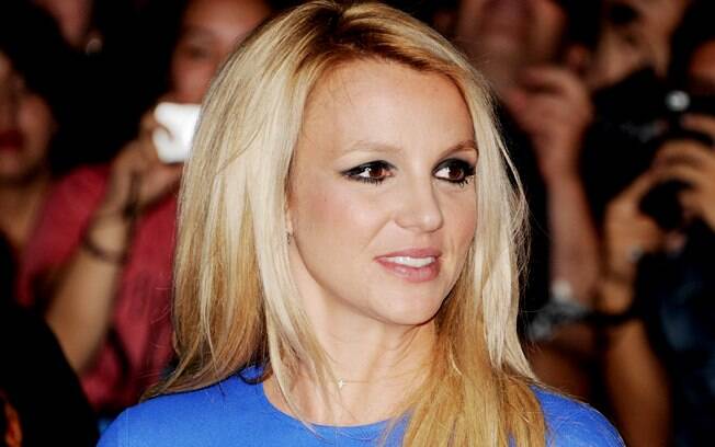Britney terá que ser acompanhada pelo psiquiatra, advogados e pelo pai em Las Vegas