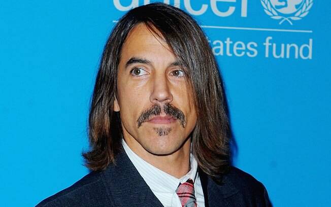 O cantor Anthony Kiedis foi pela primeira vez para a reabilitação em 1988. Ele internou-se novamente em 1994 por causa do vício em remédios, e diversas outras vezes nos anos 90