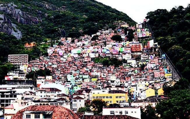 Comunidade de Botafogo é o símbolo da pacificação e visitada por turistas de várias partes do mundo