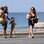 Claudia Abreu vai à praia no Rio com três filhos. Foto: AgNews