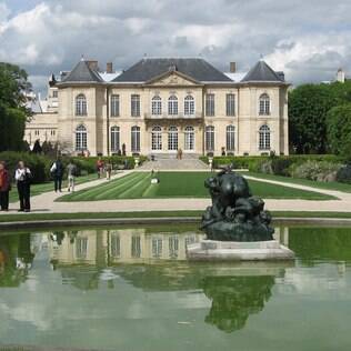 O jardim de esculturas do Museu Rodin pede uma pausa