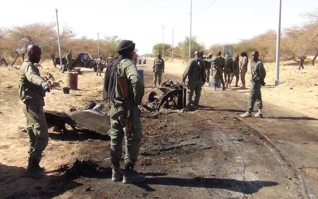 Tropas do Mali procuram rebeldes após confrontos em Timbuktu