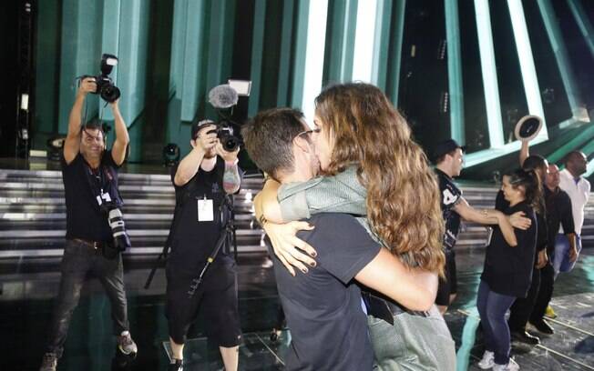 Após o show, Ivete Sangalo comemorou o sucesso com o marido, Daniel Cady, na noite de sábado (14)