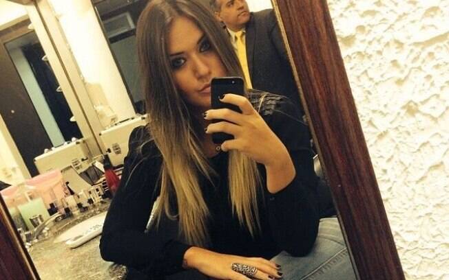 Laryssa compartilhou uma foto minutos antes de entrar ao vivo no programa 'A Tarde É Sua'