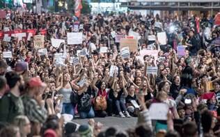 Manifestação contra o machismo e o estupro reúne 5 mil na Avenida Paulista