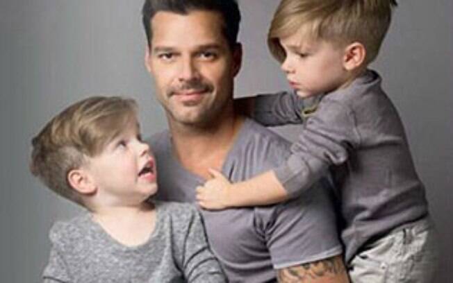 Ricky Martin é pai dos gêmeos Matteo e Valentino, 3 anos