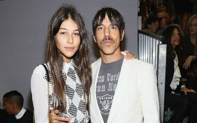 31 ANOS: Anthony Kiedis, 50, e Helena Vestergaard, 19, estão juntos há nove meses