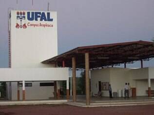 1.300 alunos da Ufal sofrem com atrasos nas bolsas