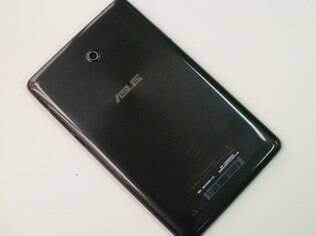 Fonepad 7 tem traseira de material plástico com brilho