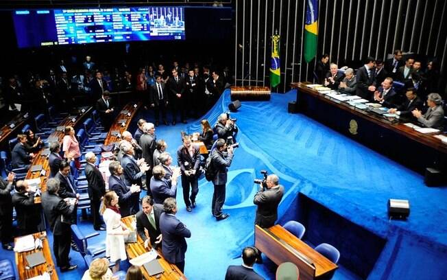 Senadores aplaudem decisão de colegas após aprovação de Fachin para o Supremo Tribunal