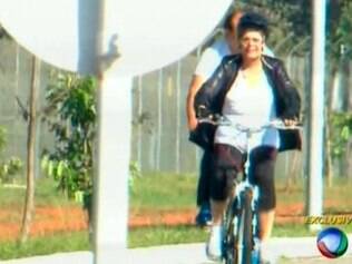 Dilma passeia de bicicleta em Brasília