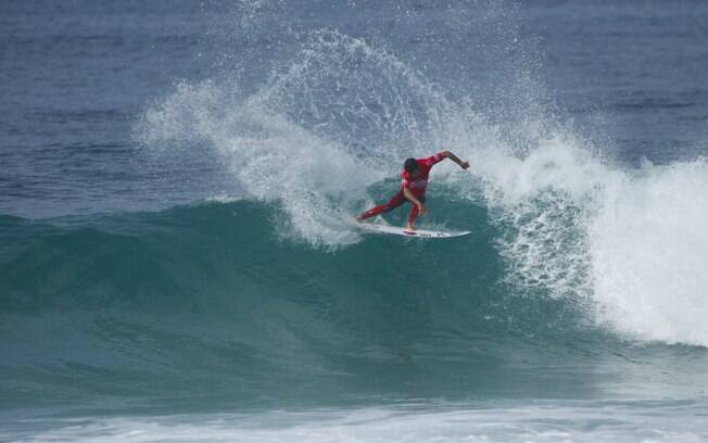 Filipe Toledo avançou à terceira rodada da etapa francesa do Mundial de Surfe