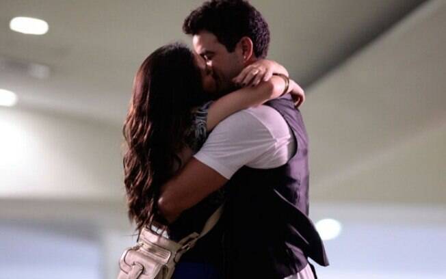 Valdirene e Carlito trocam juras de amor