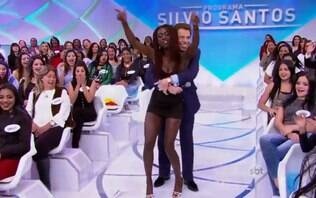 Silvio Santos passa dos limites e se esfrega em mulher na TV: 