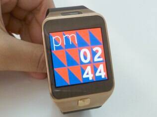 Tela do Gear 2 tem tecnologia Super AMOLED