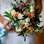 O buquê da noiva não precisa ser tão “construído”, com flores iguais e simétricas. Um buquê campestre é ideal. De Camila K. Flores e Festas. Foto: Divulgação