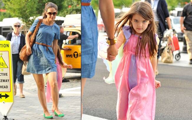 Katie Holmes e Suri Cruise, e a mãe da atriz logo atrás: vida que segue