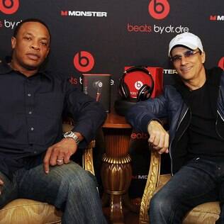 Dr. Dre e Jimmy Iovine, fundadores da Beats. Empresa foi comprada pela Apple na semana passada