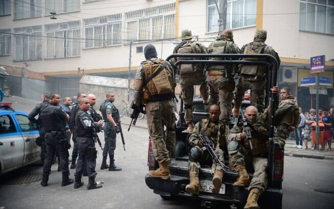 Operação policial após ataques a Unidade de Polícia Pacificadora (UPP) teve a participação de 120 policiais